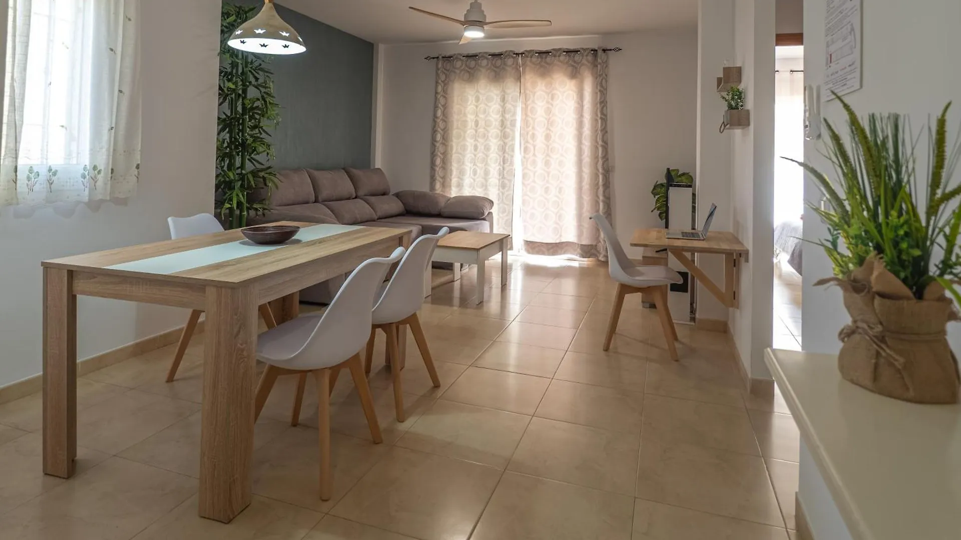 Apartamentos Chimenea Nerja 0*,  Spanien